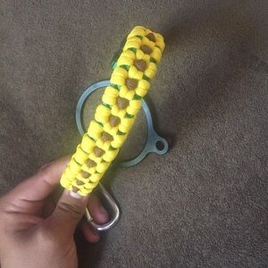 Hand made paracord hydro flask handle